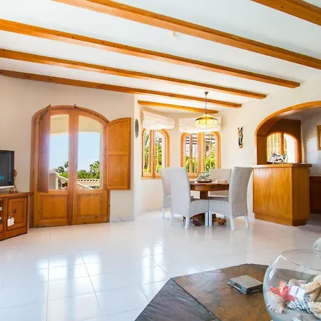 Abahana Villas Cristina 6 فيلة
