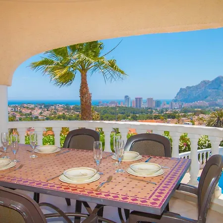 Abahana Villas Cristina 6 فيلة